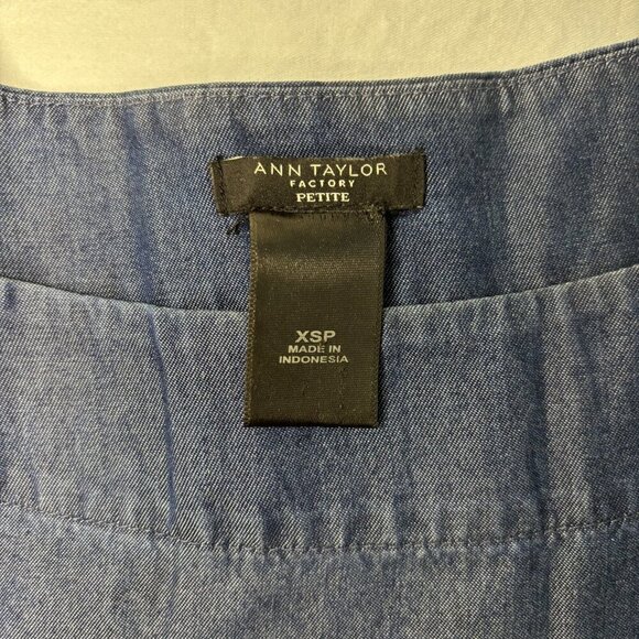 ANN TAYLOR FACTORY Pullover Women's XS Petite Denim Bell Sleeve Round Hem - Picture 3 of 4